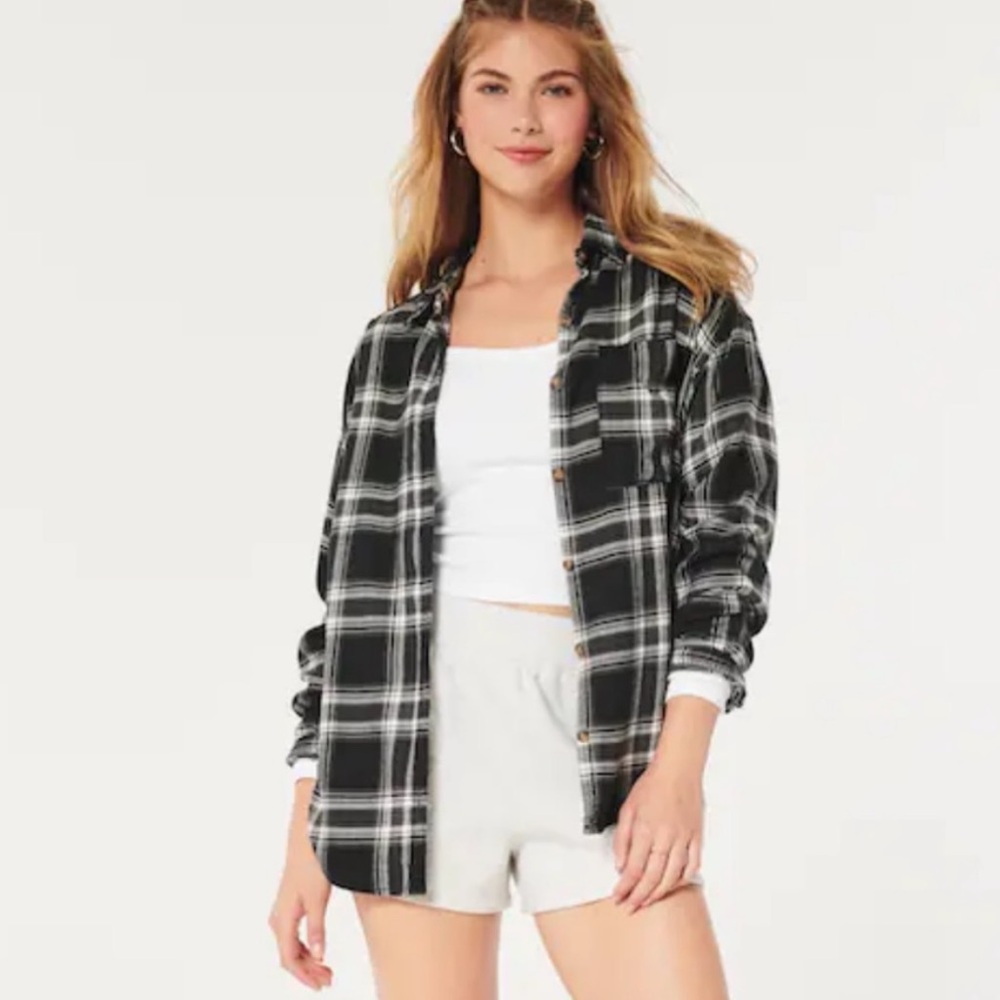 Hollister Black & White Boyfriend Flannel Plaid Button-Up Shirt🌸